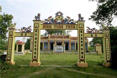 Tuan Thua communal house