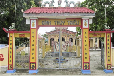 Thuy Trieu communal house