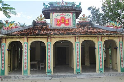 Binh Trung commuanal house