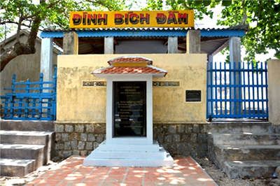 Bich Dam communal house