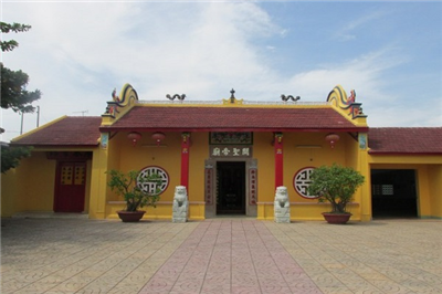 Quan Thanh temple