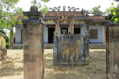 Hoi Binh communal house