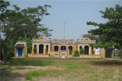 Thuan Loi communal house