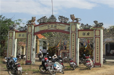 Quang Dong communal house