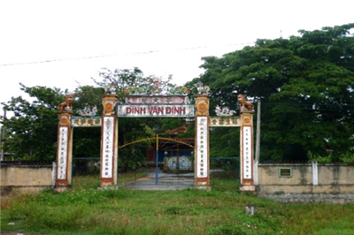 Van Dinh communal house