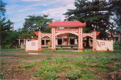 Dai Dien Tay communal house
