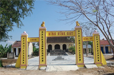 Vinh Cat communal house